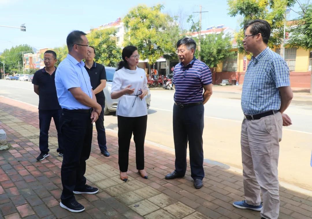 劉裕良同志率隊到平度市舊店鎮(zhèn)考察調研對口幫扶項目進展情況?